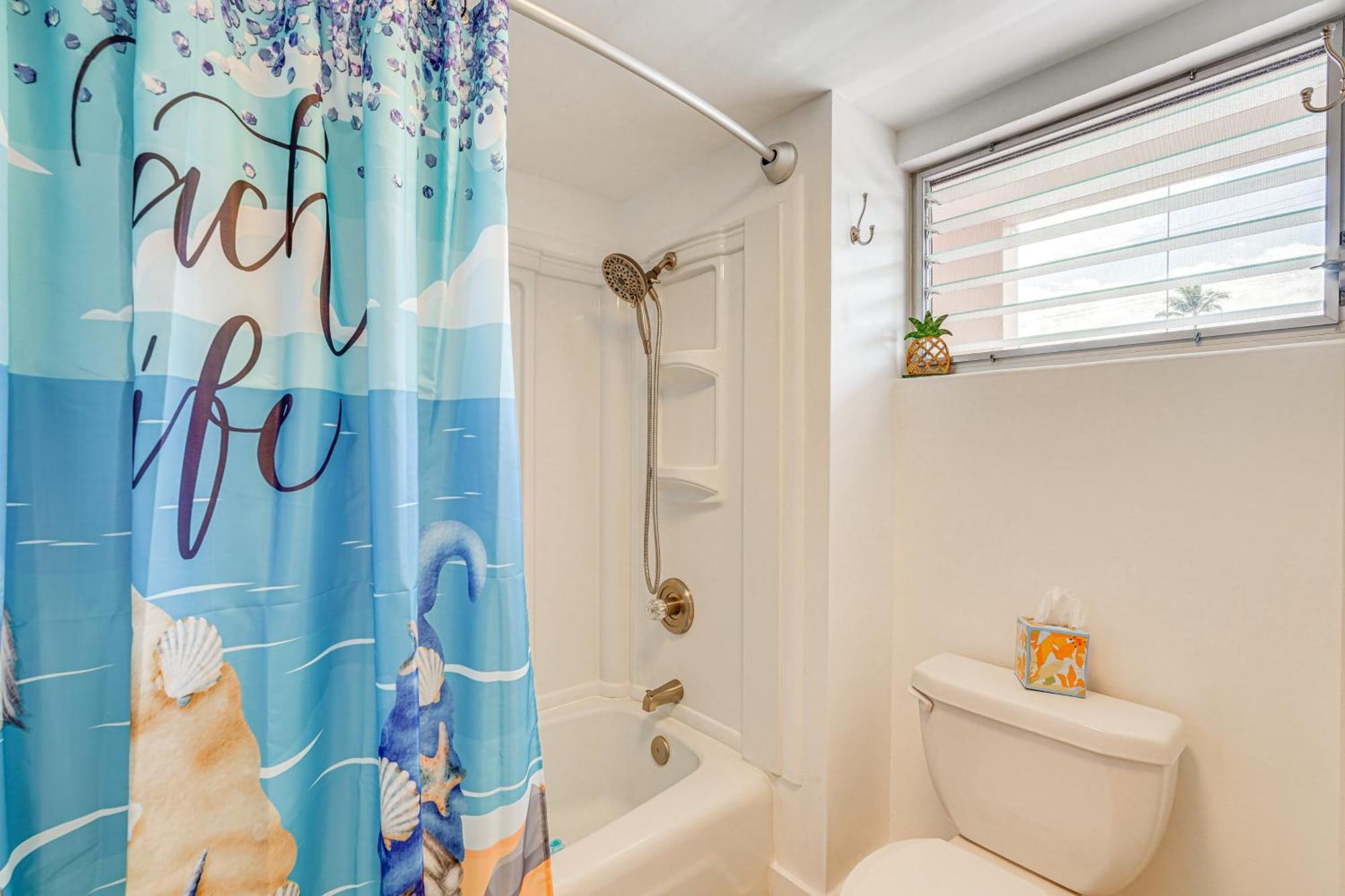 Kailua-Kona Condo With Balcony Walk To The Beach! Exterior photo