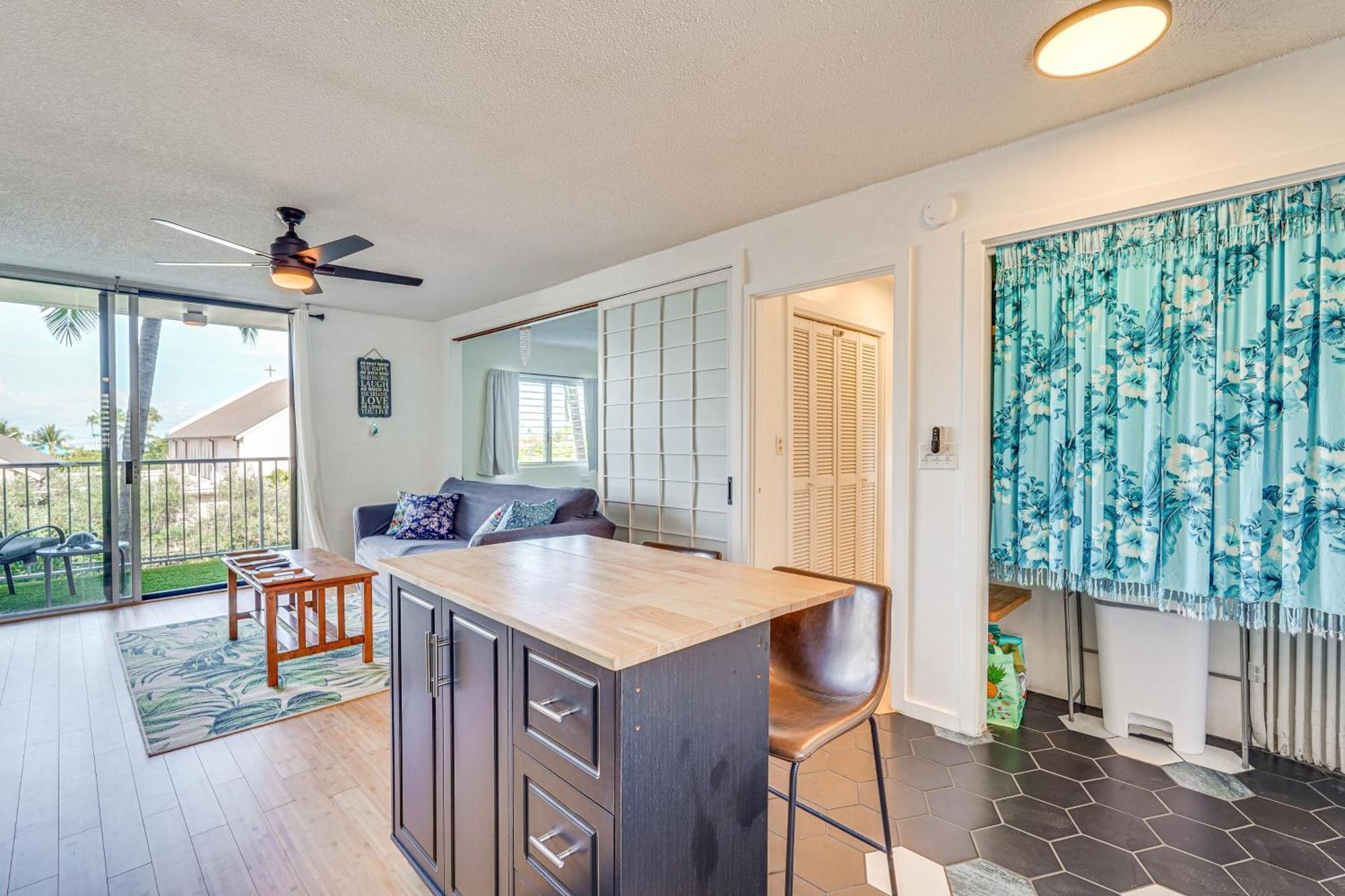 Kailua-Kona Condo With Balcony Walk To The Beach! Exterior photo